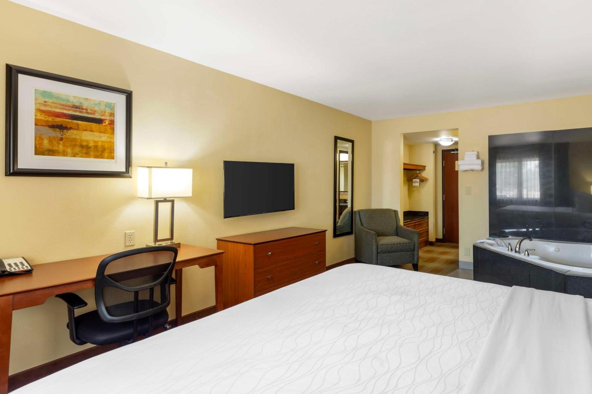 Best Western Kiva Inn Fort Collins Exterior photo