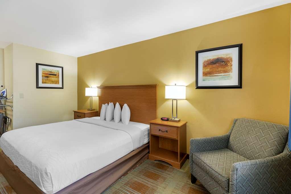 Best Western Kiva Inn Fort Collins Room photo