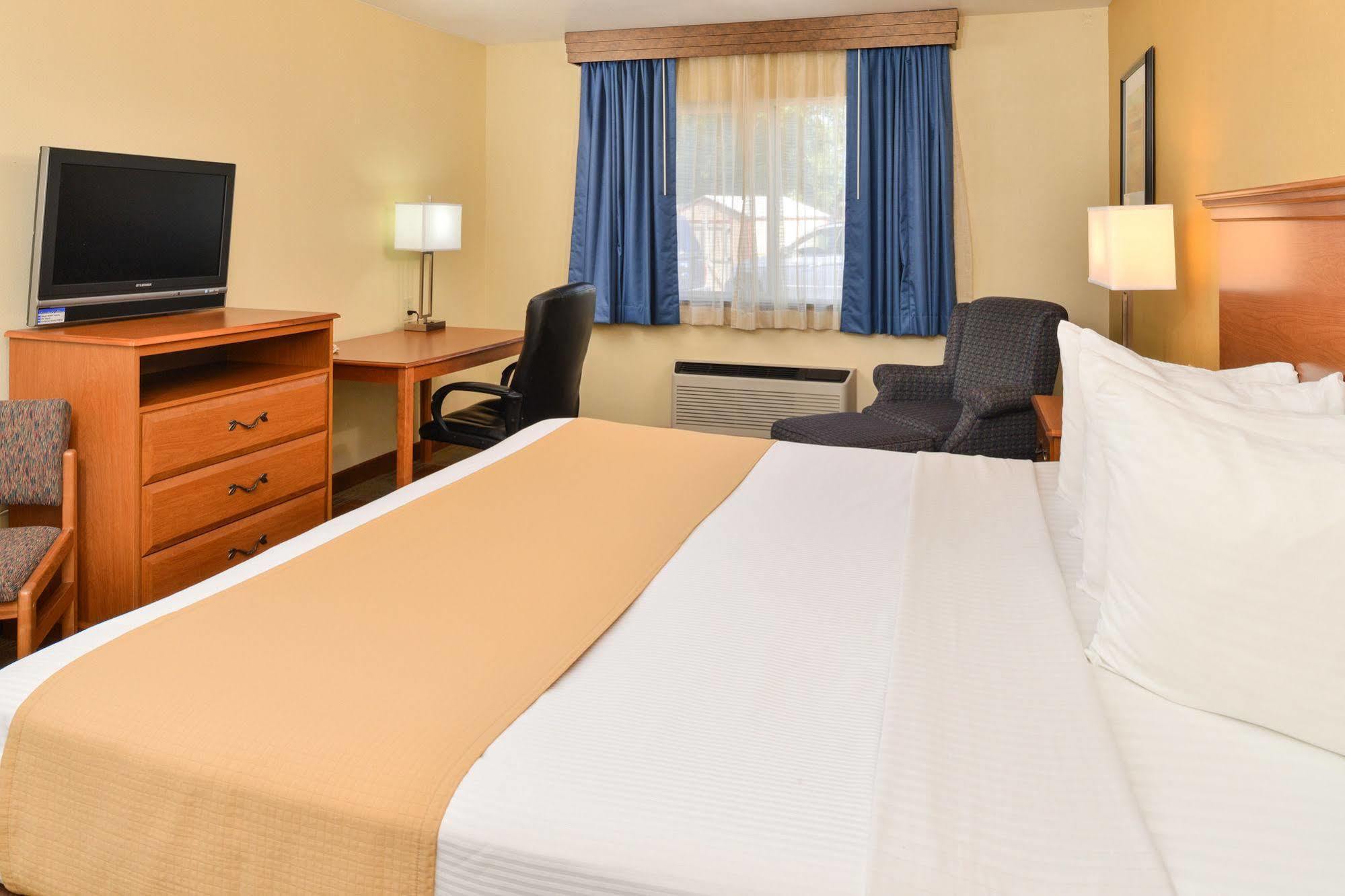 Best Western Kiva Inn Fort Collins Exterior photo